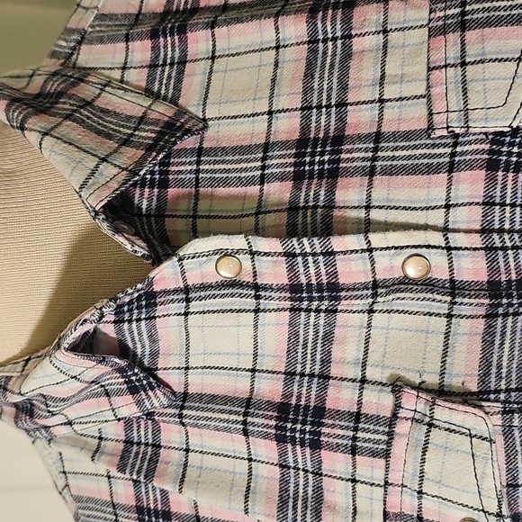 YMI USA Plaid Button-Up Shirt W/pearl Snaps. Size Meduim. Cotton - Picture 2 of 9